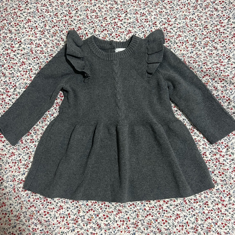 Toddler girls grey sweater dress, EUC, 12-18 mo